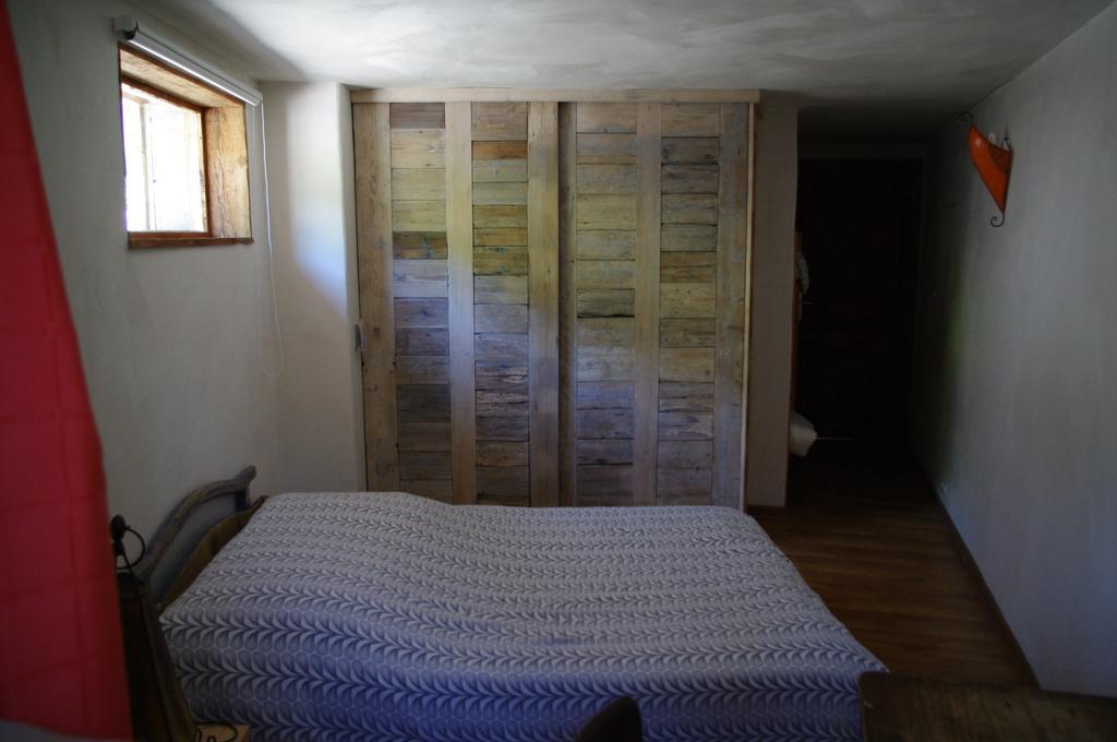 Appartement Dans Chalet De Montagne Bozel Habitación foto